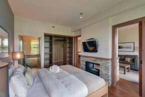 Quiet condo on ground floor steps to the lake